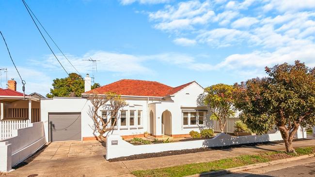 An art deco house in Adelaide’s Semaphore goes to auction this coming weekend.