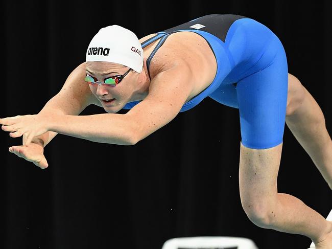 BRISBANE, AUSTRALIA - APRIL 13:  Cate Campbell of Australia dives in to start  the Women's 50m Freestyle during the 2017 Australian Swimming Championships at the Sleeman Sports Complex on April 13, 2017 in Brisbane, Australia.  (Photo by Quinn Rooney/Getty Images)