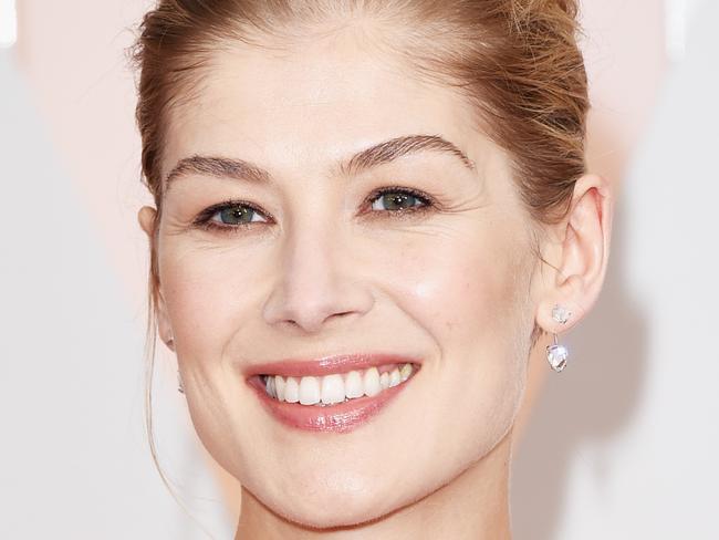 HOLLYWOOD, CA - FEBRUARY 22: Actress Rosamund Pike attends the 87th Annual Academy Awards at Hollywood & Highland Center on February 22, 2015 in Hollywood, California. (Photo by Jason Merritt/Getty Images)