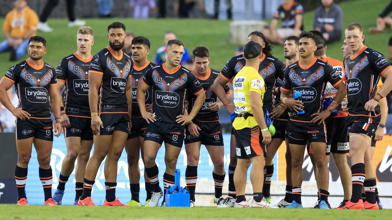 Wests Tigers despondent against the Warriors (Photo by Mark Evans/Getty Images)