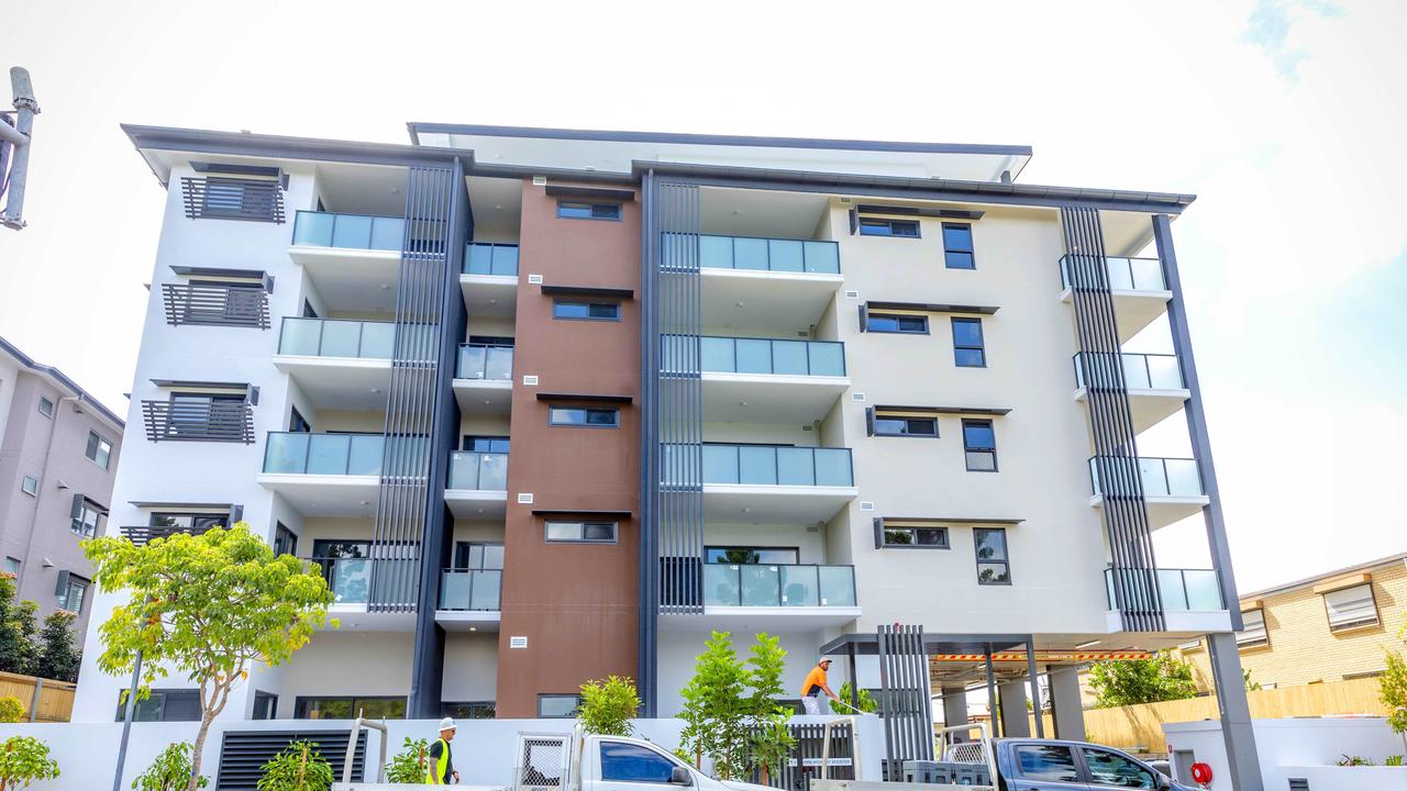 social-housing-qld-register-culled-by-7k-despite-increase-in-people-in