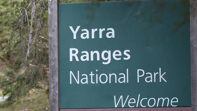 Stock Images: Yarra Ranges National Park sign, McMahons Creek, Woods Point Road, beside the Yarra River and Mcmahons Creek.