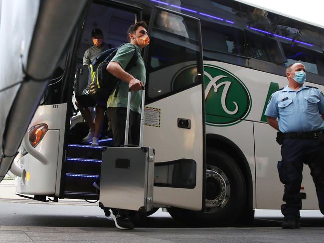 Mitchell Starc enters Australia’s quarantine bubble. Picture: Toby Zerna