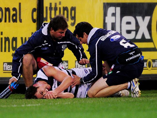 Dan Menzel suffers a knee injury in the 2011 qualifying final.