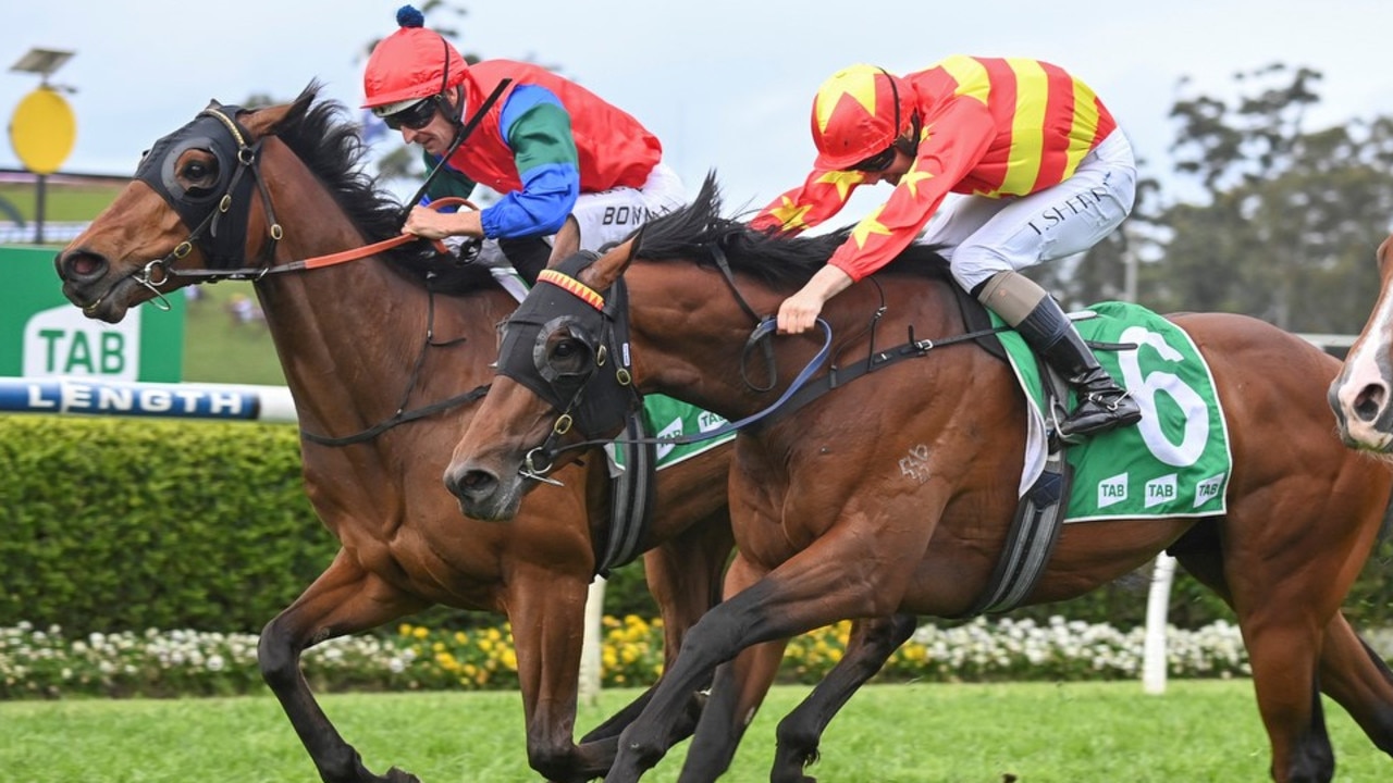 Matcha Latte (outside) finishing second to Sharp 'N' Smart in the Gloaming Stakes at Warwick Farm. Picture: Bradleyphotos.com.au via NZ Racing Desk