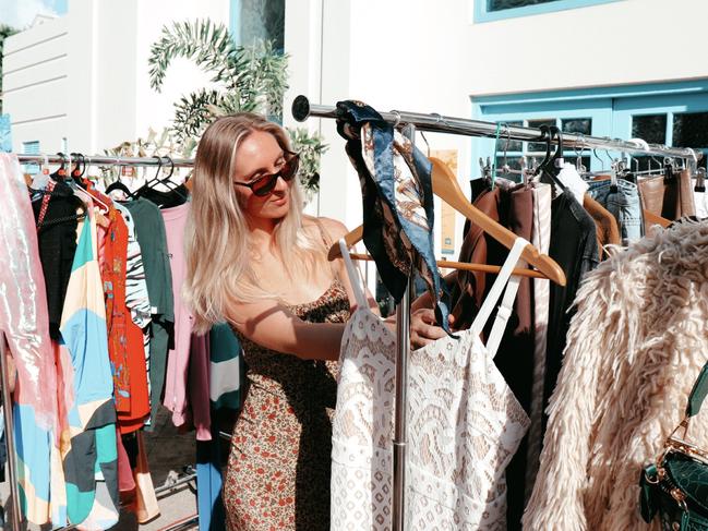 SAHN Markets offer a collection of pre-loved clothes by individual sellers with a focus on sustainability, connection and fashion
