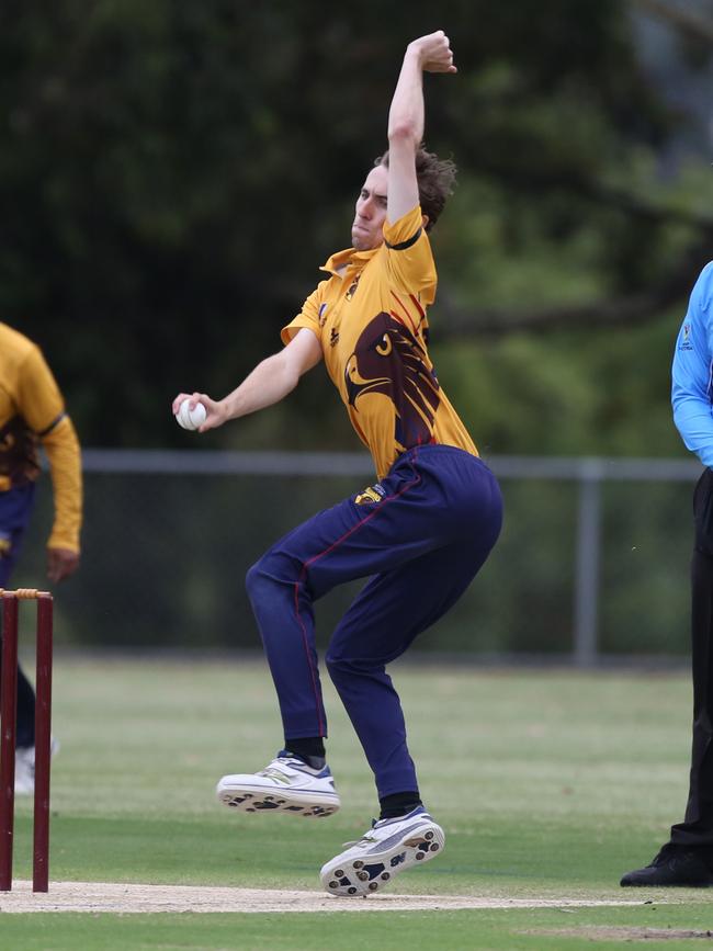 Kingston Hawthorn bowler Zack Richardson. Picture: Stuart Milligan