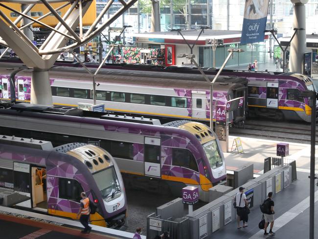 Victoria’s Rail, Tram and Bus Union is threatening to shut down one of Melbourne’s busiest stations unless more is done to address poor air quality. Picture: NewsWire/ David Crosling