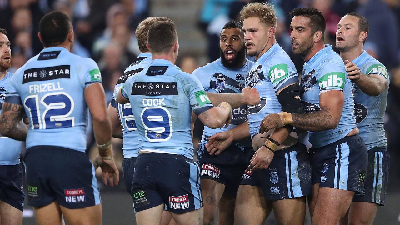 Boyd Cordner, James Maloney huddle NSW Blues James Roberts sin bin ...