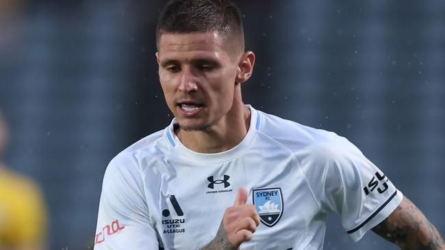 GOSFORD, AUSTRALIA - DECEMBER 08: Patryk Klimala of Sydney FC with the ball during the round seven A-League Men match between Central Coast Mariners and Sydney FC at Industree Group Stadium, on December 08, 2024, in Gosford, Australia. (Photo by Scott Gardiner/Getty Images)