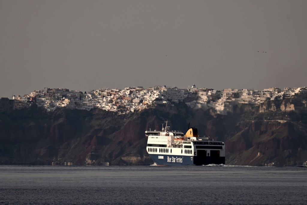 Greek PM calls for calm amid ‘very intense’ Santorini tremors