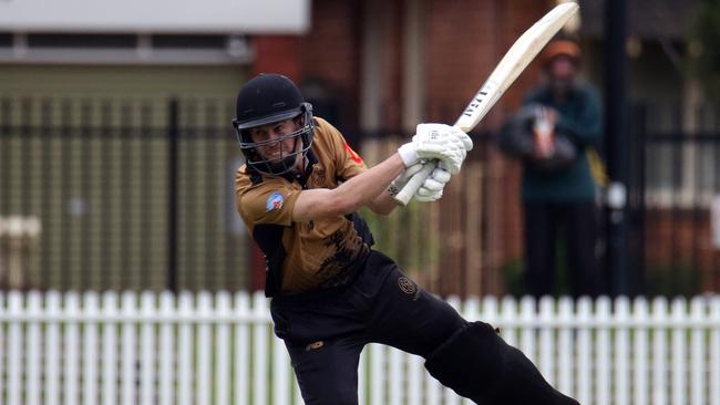 Nathan Sowter batting for Sydney last year in Premier Cricket.