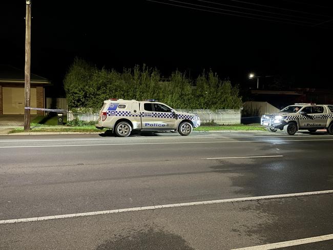 Bendigo police guarded a crime scene over night after a “suspicious” house fire on Mackenzie St, Kangaroo Flat. Picture: Gianni Francis.