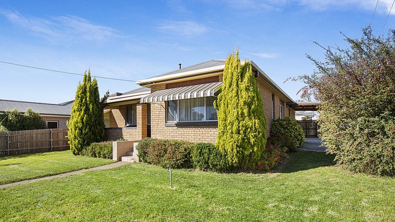 Armidale is the kind of regional centre being targeted by big-city refugees said Mr Ryder. "It’s an attractive city with history and economic diversity, including a big education economy, as well as agriculture and tourism." This house is on the market for $465,000. Picture: Supplied