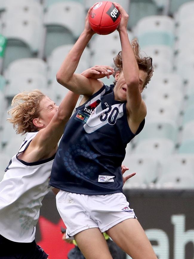 Harry Jones marks against Vic Country.