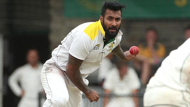 VTCA: Yarraville Club v Westmeadows: Malith Cooray of Westmeadows bowling to Connor Poulton of Yarraville Saturday, February 27, 2021, in West Footscray, Victoria, Australia. Picture: Hamish Blair