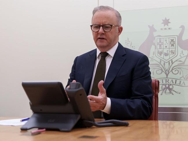 11-02-2025 - Anthony Albanese on the phone with Donald Trump