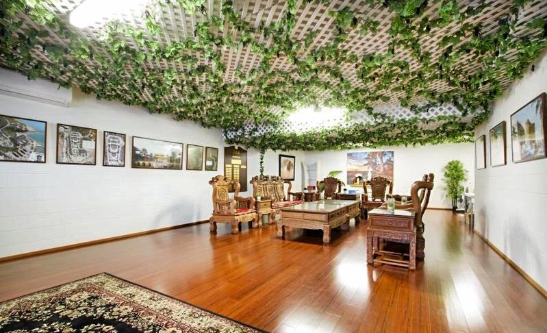 The Cannonvale house owned by Chinese billionaire Raymond (Peter) Wang has been listed for sale.