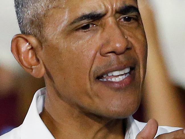 (FILES) In this file photo taken on November 2, 2018 former US President Barack Obama speaks at an election rally as he stumps for votes for Florida Democratic gubernatorial nominee Andrew Gillum and Senator Bill Nelson (D-FL) in Miami, Florida. - Former US President Barack Obama on May 16, 2020 criticized the response to the COVID-19 pandemic ravaging America, in what was widely regarded as a rare public rebuke of his successor Donald Trump. (Photo by RHONA WISE / AFP)