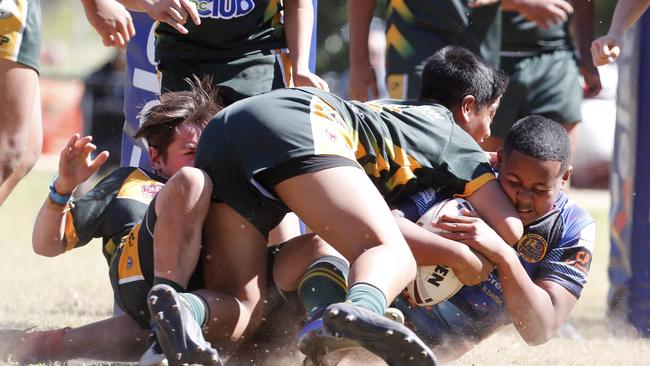 Michael Waqa as a junior playing for Albany Creek (AAP Image/Regi Varghese)