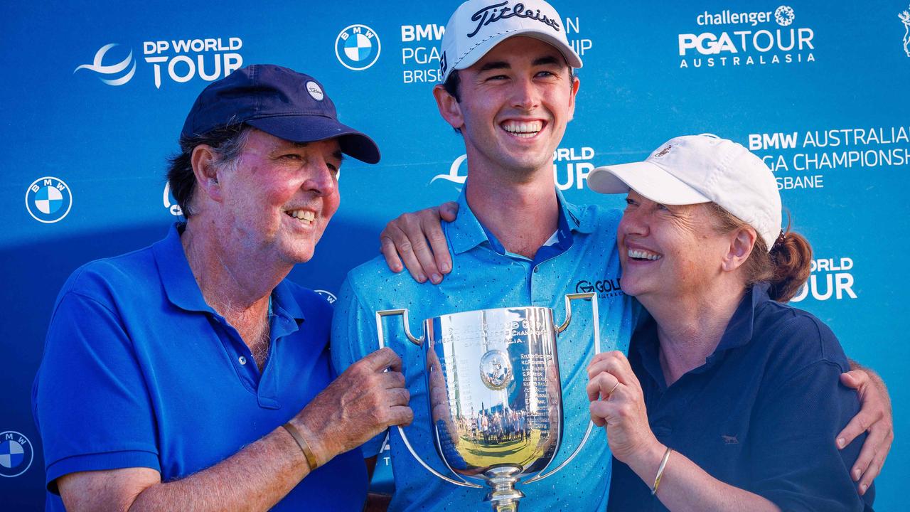 Elvis Smylie celebrates winning the Australian PGA with his parents Peter and Liz. Picture: Patrick Hamilton / AFP
