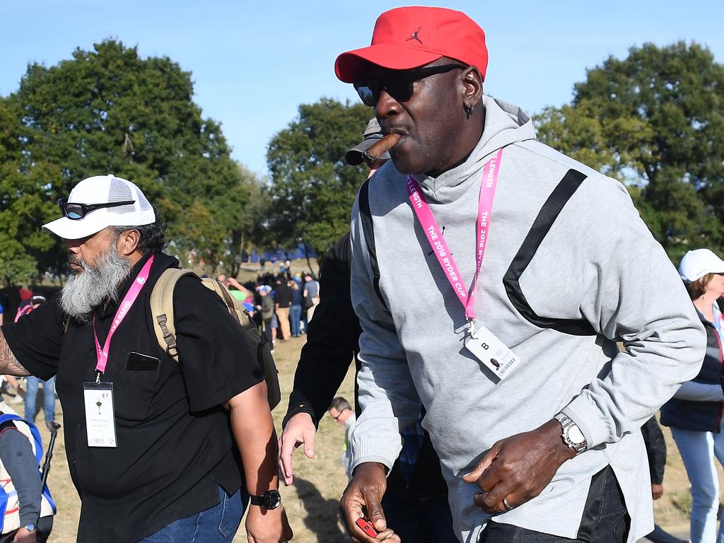 Jordan strolling the links.