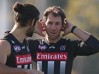 Teams: Big Roo named, Cloke in for Pies