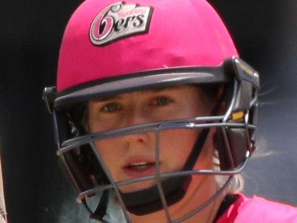 Ellyse Perry of the Sixers raises her bat on reaching a half century during the WBBL Cricket match between Sydney Sixers and Melbourne Stars at the WACA in Perth, Sunday, November 3, 2019. (AAP Image/Richard Wainwright) NO ARCHIVING, EDITORIAL USE ONLY, IMAGES TO BE USED FOR NEWS REPORTING PURPOSES ONLY, NO COMMERCIAL USE WHATSOEVER, NO USE IN BOOKS WITHOUT PRIOR WRITTEN CONSENT FROM AAP