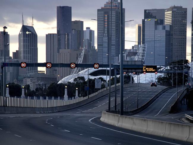 MELBOURNE AUSTRALIA - NewsWire Photos AUGUST 23, 2020: An empty Monash Freeway on the approach to Melbourne CBD on Sunday during stage 4 Covid lockdown. Picture: NCA NewsWire / David Geraghty