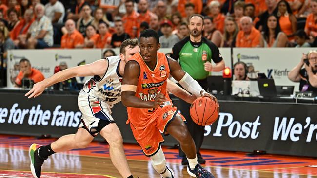 CAIRNS, AUSTRALIA – DECEMBER 31: Shannon Scott of the Taipans drives up court during the round 13 NBL match between Cairns Taipans and Adelaide 36ers at Cairns Convention Centre, on December 31, 2022, in Cairns, Australia. (Photo by Emily Barker/Getty Images)