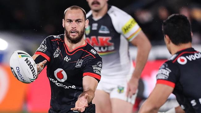 Veteran Simon Mannering plays his 300th game for the Warriors. Picture: AAP