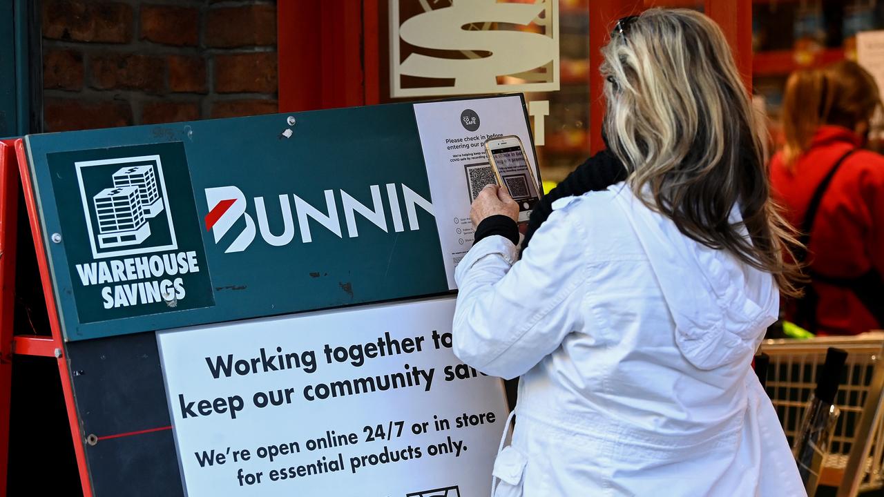 The only option will be click and collect for people wanting to purchase from Bunnings in those impacted LGAs. Picture: NCA NewsWire/Bianca De Marchi