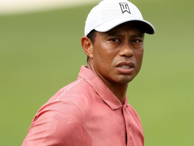 AUGUSTA, GEORGIA - NOVEMBER 10: Tiger Woods of the United States warms up on the range during a practice round prior to the Masters at Augusta National Golf Club on November 10, 2020 in Augusta, Georgia.   Jamie Squire/Getty Images/AFP == FOR NEWSPAPERS, INTERNET, TELCOS & TELEVISION USE ONLY ==