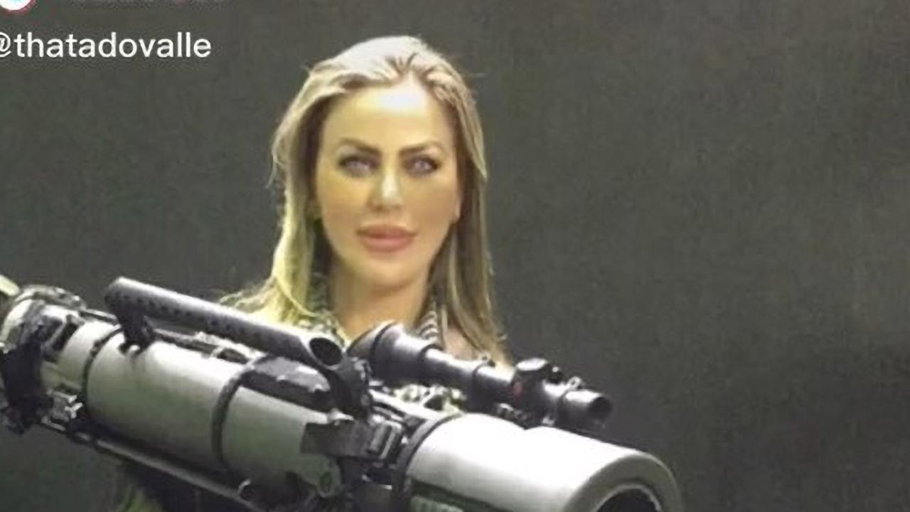 Un mannequin brésilien qui a rejoint l’armée ukrainienne en tant que tireur d’élite mortel tué après qu’un missile russe ait touché un bunker