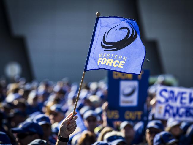 Force supporters during a rally at the Force HQ in Perth, Sunday, August 20, 2017. An estimated 10,000 Western Force fans have rallied in Perth against the Super Rugby club's axing by the Australian Rugby Union. (AAP Image/Tony McDonough) NO ARCHIVING