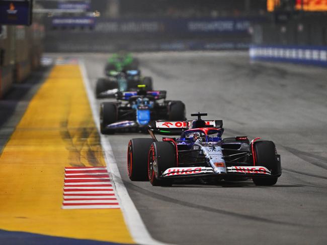 Daniel Ricciardo whips around the circuit in Singapore. Picture: Getty