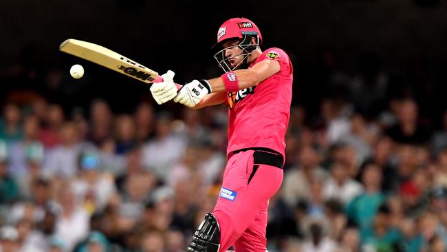 BRISBANE, AUSTRALIA - JANUARY 23: James Vince of the Sixers plays a shot during the Big Bash League match between the Brisbane Heat and the Sydney Sixers at The Gabba on January 23, 2020 in Brisbane, Australia. (Photo by Bradley Kanaris/Getty Images)