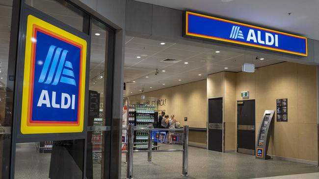 Nine Melbourne ALDI workers have tested positive to coronavirus this year. Picture: Matthew Vasilescu/AAP.