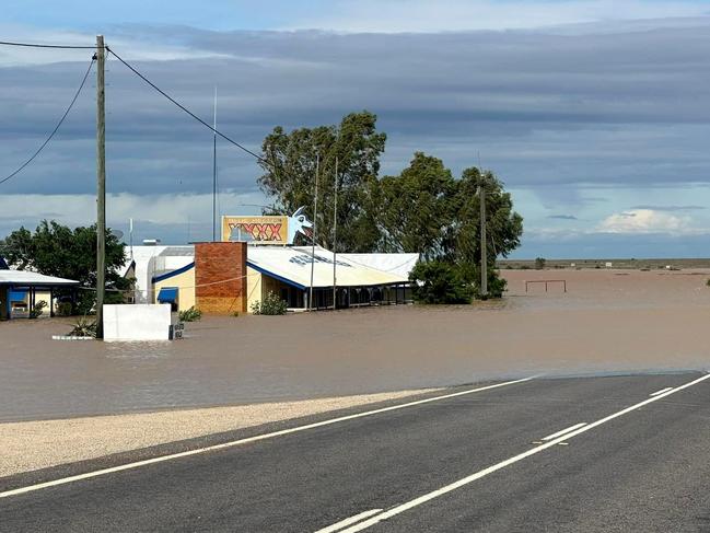 The Blue Heeler pub at Kynuna Flooded – Linda Walker – 16 hours ago – Kynuna Hotel. Qld – Photo Supplied Facebook Linda Walker