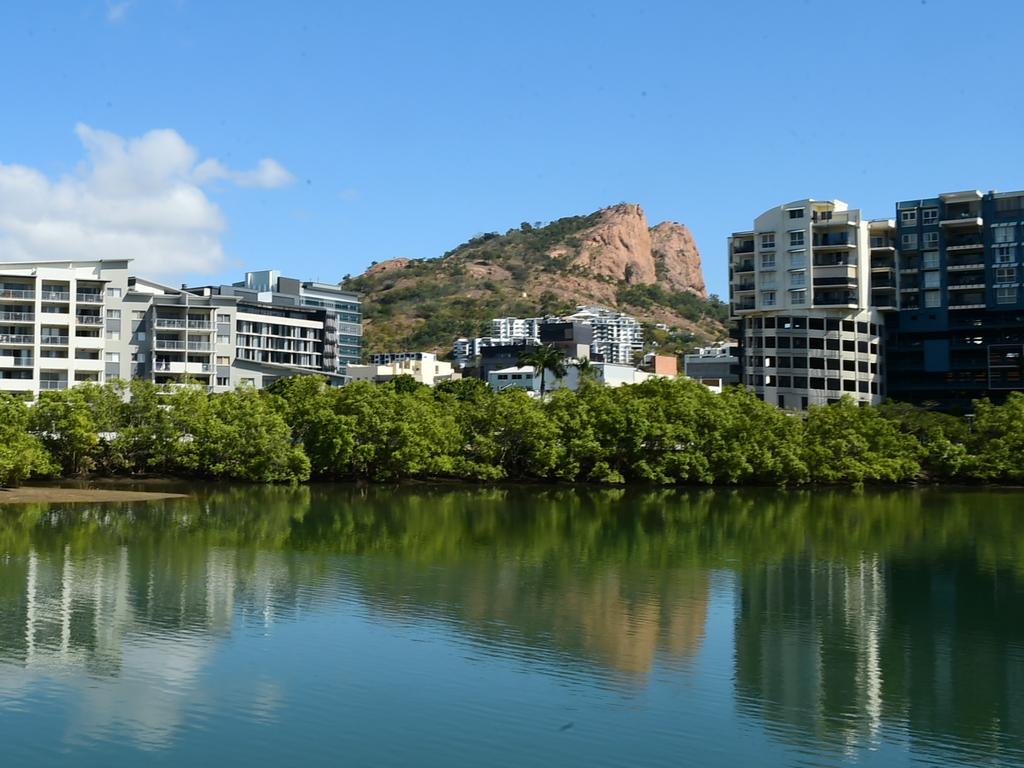 Suburb 2018 Profiles. Photos will be used with suburb profiles for the Sold On Townsville real estate magazine. Townsville City.