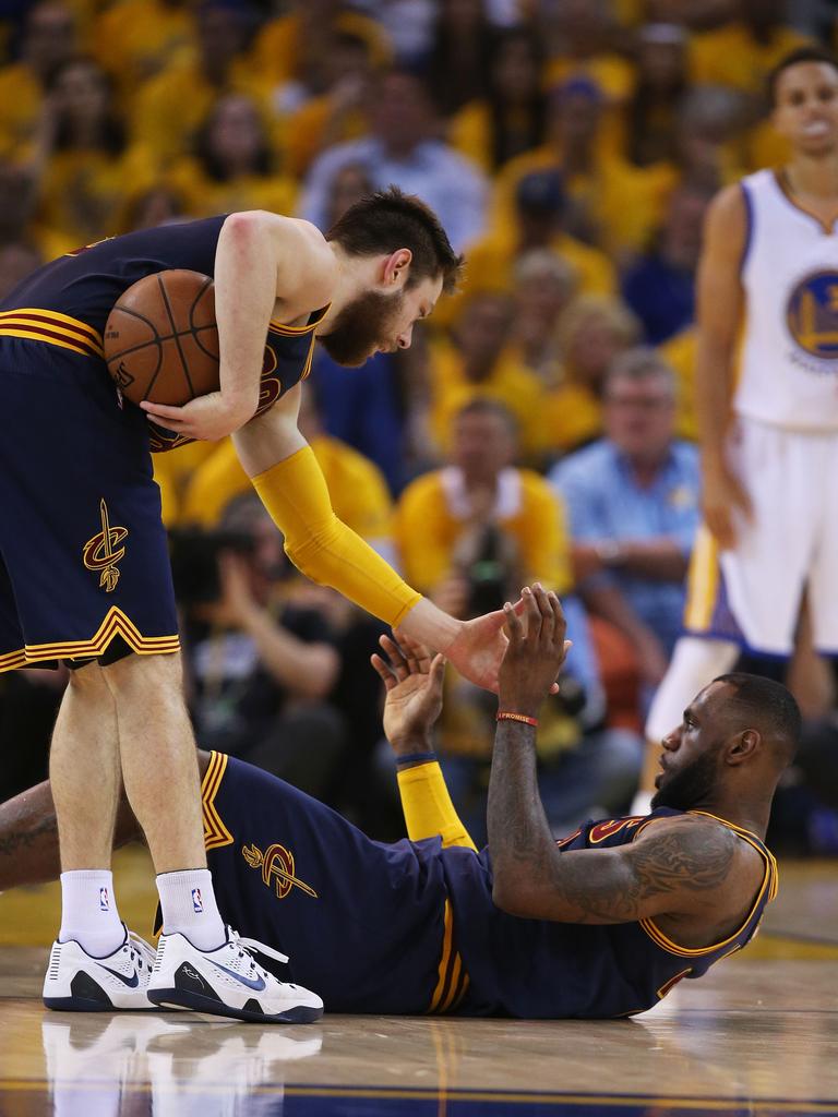 Matthew Dellavedova gave his all for LeBron James in the 2015 Finals. (Photo by Ezra Shaw/Getty Images)