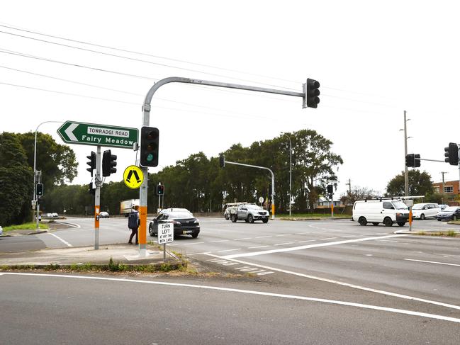 The crash scene on the corner Memorial Drive and Towradgi Road in Towradgi. Picture: Richard Dobson