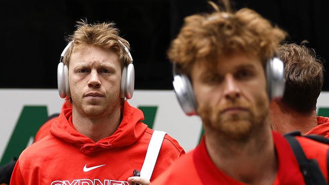 Callum Mills, Dane Rampe and the Sydney Swans arrive into Melbourne on September 26, 2024 ahead of the AFL Grand Final this week against the Brisbane Lions at the MCG. Photo by Phil Hillyard(Image Supplied for Editorial Use only - **NO ON SALES** - Â©Phil Hillyard )