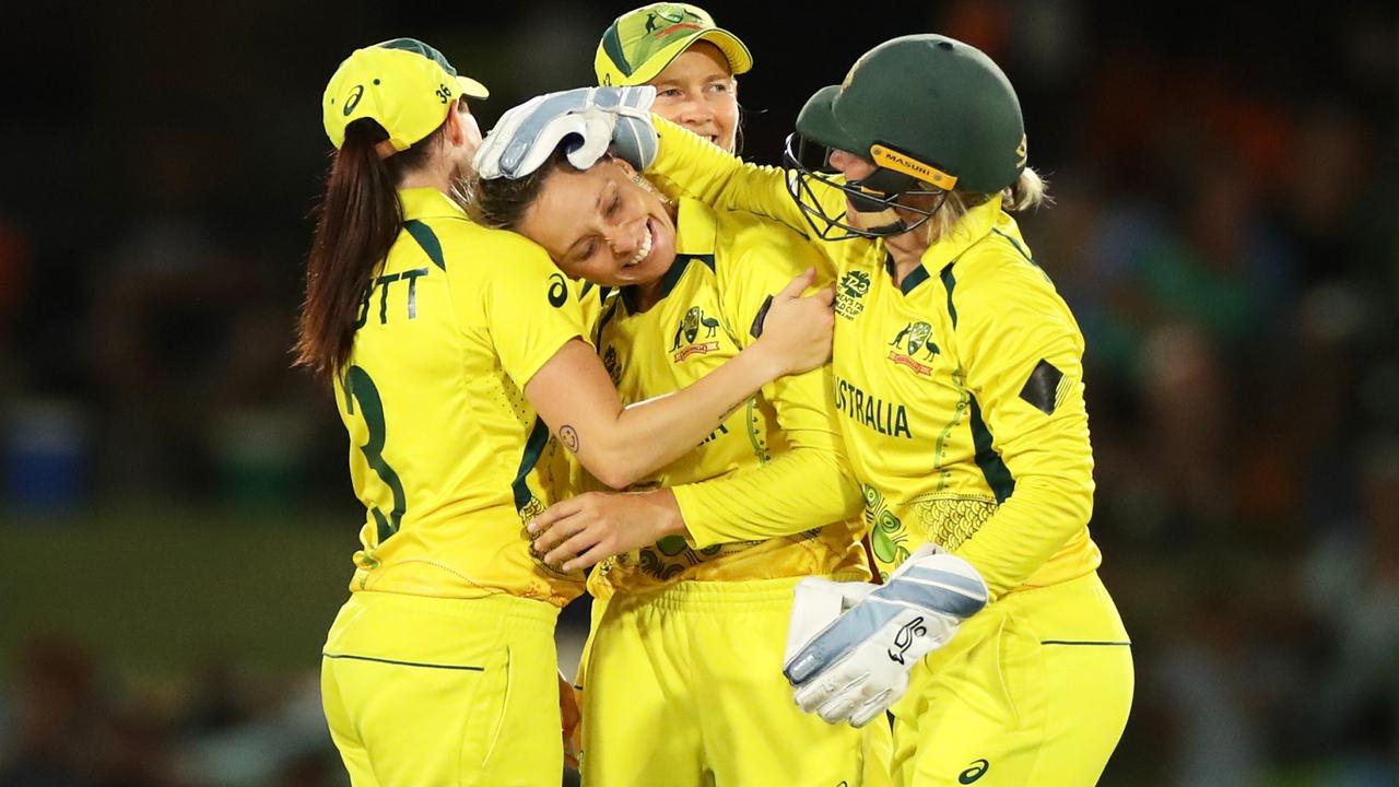 Australian men’s, women’s cricket teams worlds apart in agony and ...