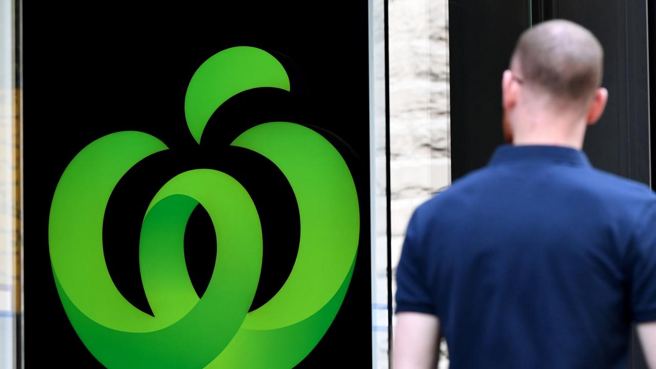 Woolies cuts prices on 400 items in cost-of-living battle for shoppers