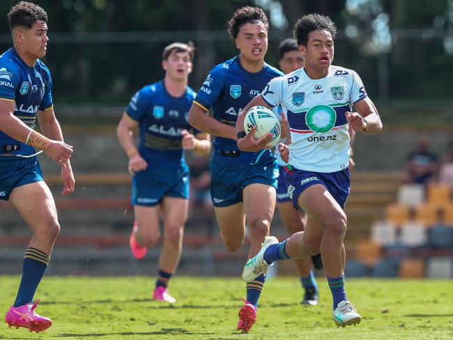 Jeremiah Lemana breaks clear for the Warriors. Picture: Adam Wrightson Photography.