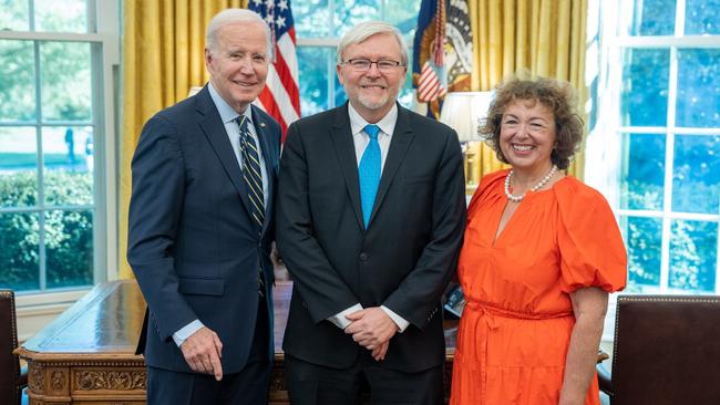 Ambassador of Australia to the United States, Hon Kevin Rudd and his wife Therese, with US President, Joe Biden. Source: Twitter