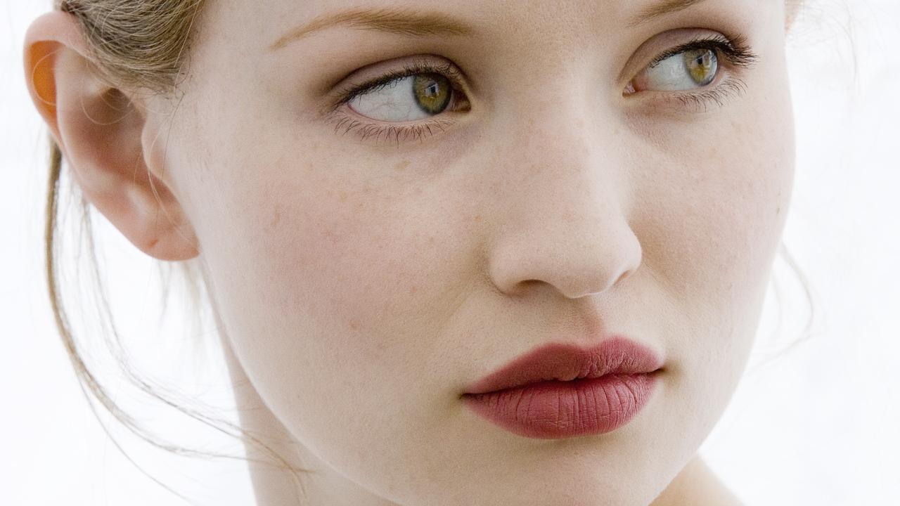 Emily Browning Happy To Be Provocative In Foxtels The Affair Daily 