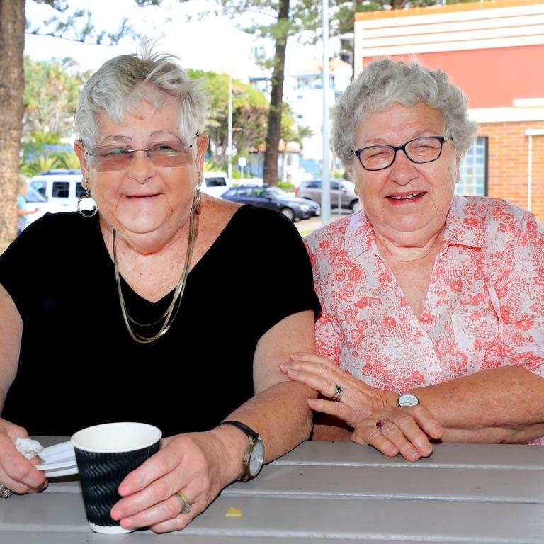 Leraine Leggs and Roselyn Rossey enjoy a cup of tea and a day out at Coolangatta. Photo: Scott Powick Newscorp