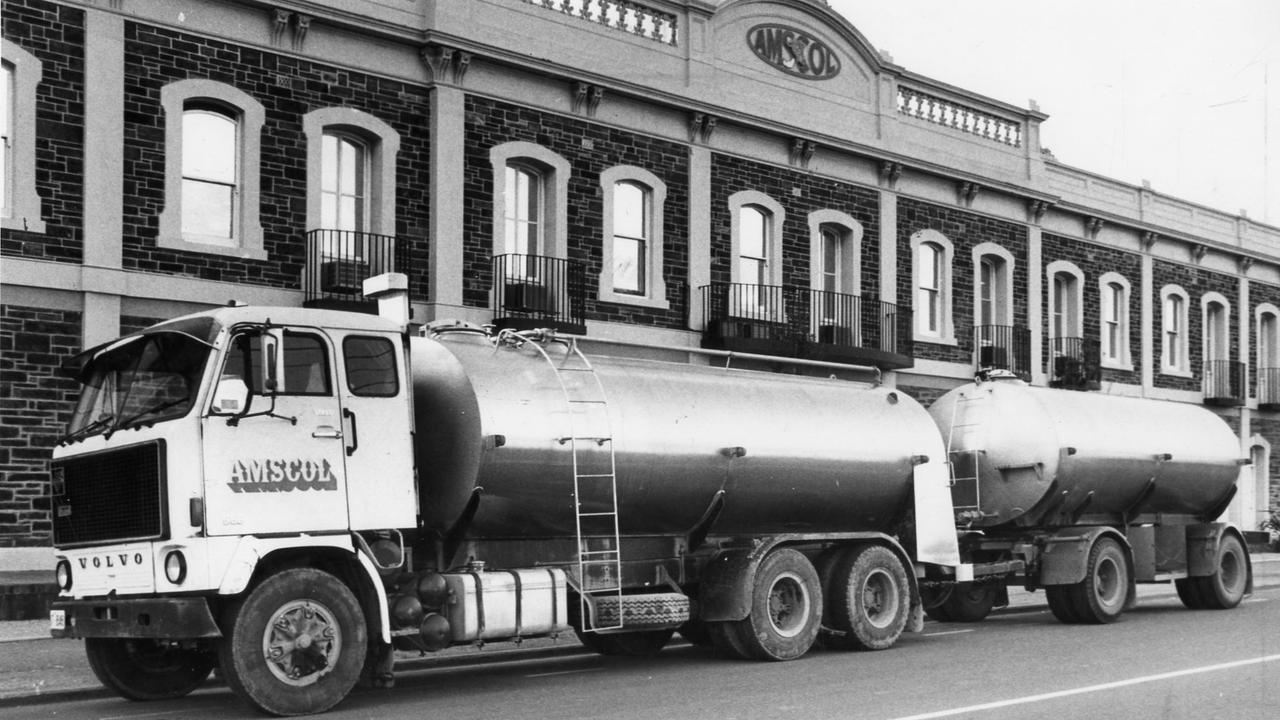 A jumbo Amscol milk tanker outside the Amscol building on Albert Terrace, Carrington St, 1977.